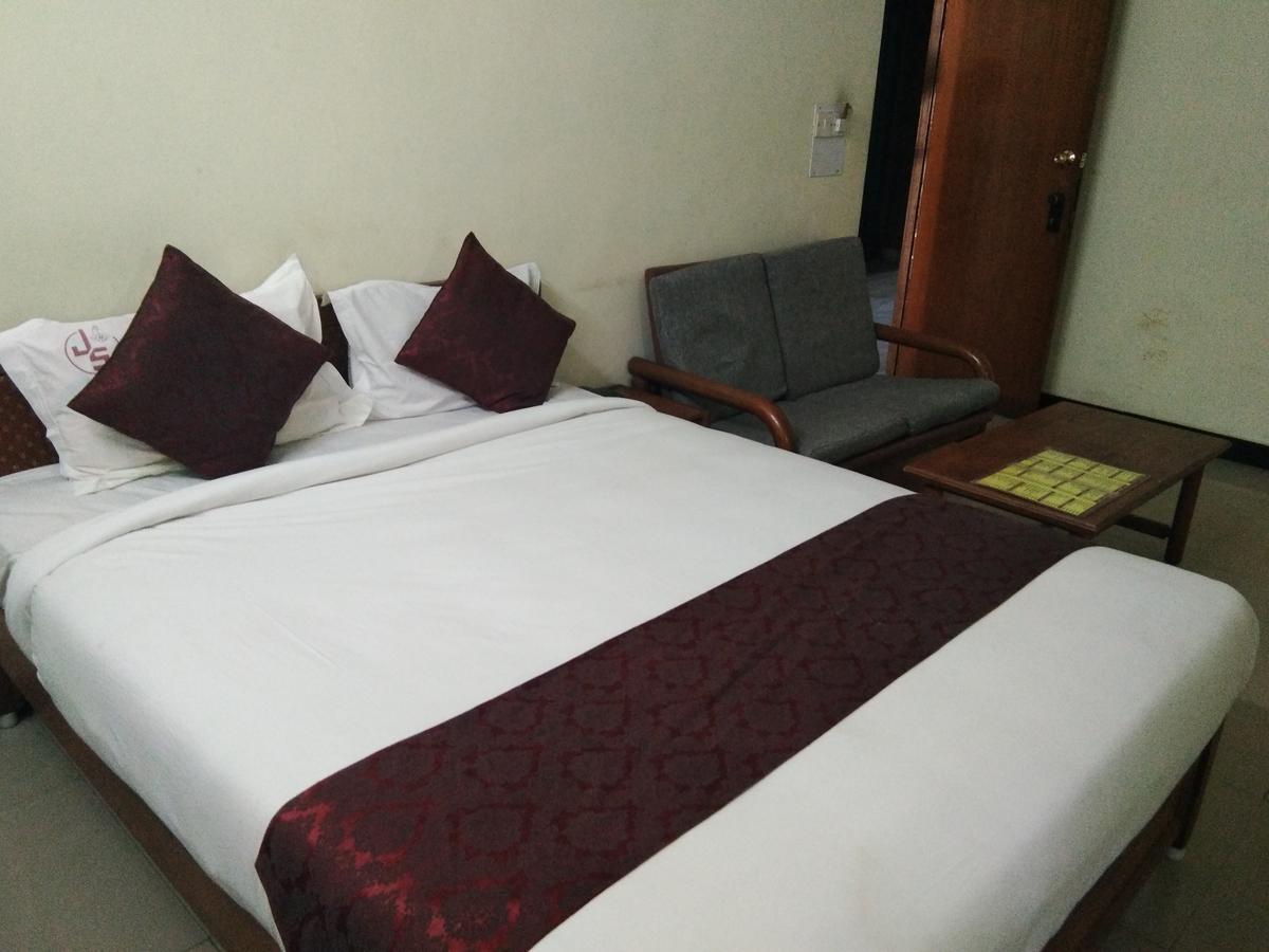 Hotel Jaysanthi Ooty Exterior foto